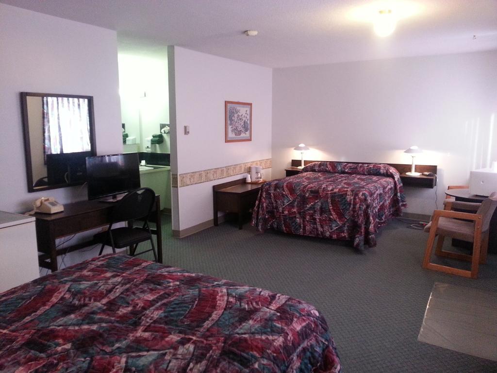 HOTEL PARK MOTEL TISDALE 2* (Canada) - from C$ 91 | iBOOKED